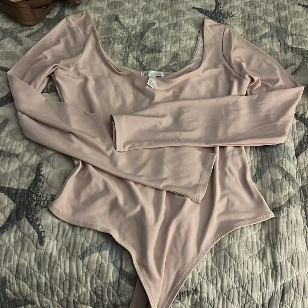 Beautiful bodysuit - Picture 3 of 3